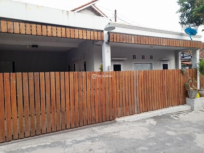 Jual Rumah Bekas Luas 154 m2 Dekat RSUD Kota AlunAlun Subang Pasar Pujasera Yogya Grand Subang SMA Negeri 1 Subang - Subang