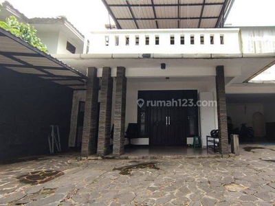 Rumah Besar Bagus di kawasan Cipete Jakarta Selatan