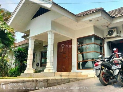 Rumah besar Bagus di kawasan Kebayoran Baru