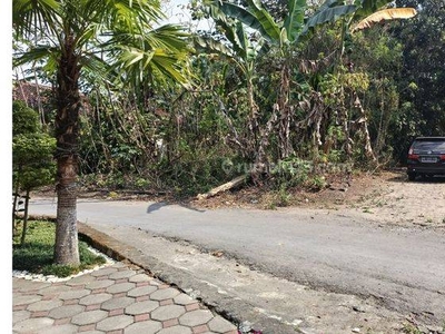 Tanah Dijual di Kaliurang Jl Besi Jangkang Yogyakarta , SHM P