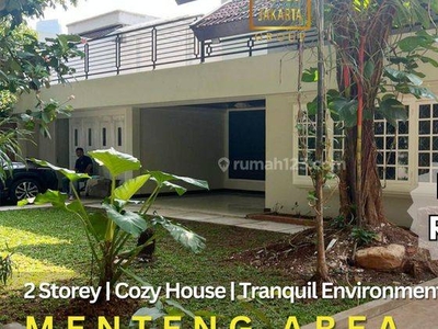 Cozy House With 2 Storey, Menteng Area. Accesible.
