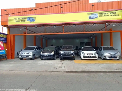 Disewakan bangunan eks showroom mobil Bekasi