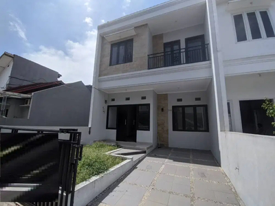 Dijual rumah 2 lantai strategis di area Antapani Kota Bandung