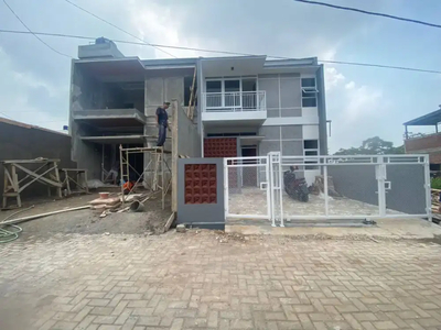 Dijual rumah siap huni 2 lantai dalam komplek hanya 1 unit sisa indent