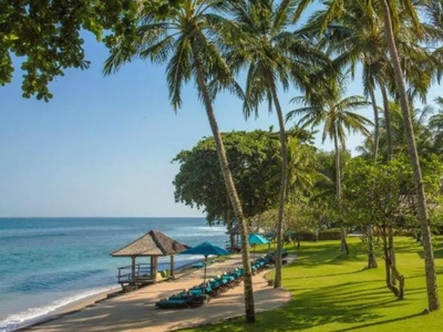 Dijual Hotel Beachfront Resort Pinggir Pantai Di Sentral Senggigi Lombok