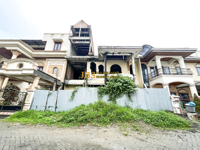 Dijual Villa 2,5 Tingkat Kondisi Kosong Komplek Cemara Asri Jalan Anggrek