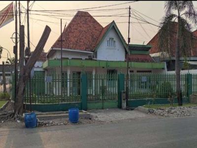 Dijual Rumah Hook Jl. Kalasan SBY Cocok untuk Usaha Daerah Komersial