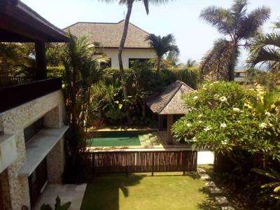 Freehold Private Villa at Kedungu close the beach