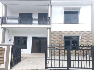 Rumah cantik 2 lantai baru belakang Kelurahan Jatikramat