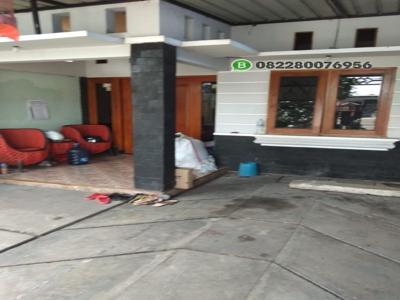 DIJUAL RUMAH BARAT LAMPU MERAH TAMBAKBAYAN KOTA PONOROGO