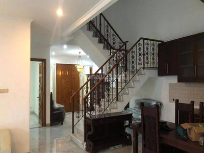 Rumah Bagus 2 Lantai Semi Furnished SHM di Pondok Indah 09.2023