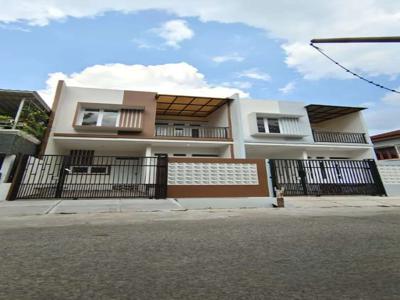 Rumah Baru Asri 2 Lantai 3 Kamar dalam perumahan dekat Mall di Galaxy