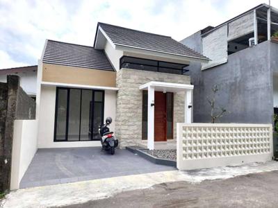 Rumah Baru di Lingkungan Asri dekat Jalan Besi Jangkang