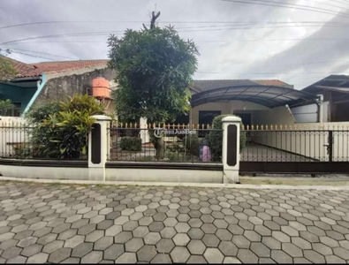 Disewakan Rumah LT180 LB100 4KT 2KM Legalitas SHM Harga Murah - Bandung Kota