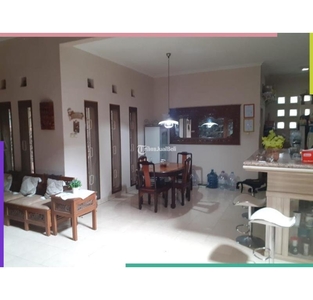 Dijual Rumah 2 Lantai 5KT 4KM Siap Huni Lokasi Strategis - Bandung Jawa Barat