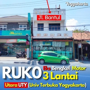 Dijual Ruko 3 lantai Jl Bantul Bekas Bengkel Motor Utara Kampus Merdeka Lt 112m - Yogyakarta