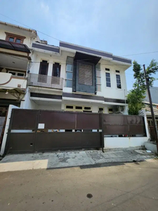 Dijual Cepat Rumah Rapi 2.5 Lantai Di Sunter Agung Utara Jakarta