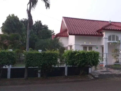 Dijual rumah hoek di cluster taman sari, harapan indah bekasi