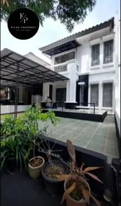 Dijual Rumah Semi Furnish di Legenda Wisata Cibubur.