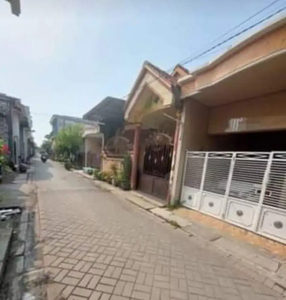 Rumah 1.5 lantai bulak banteng baru Surabaya siap huni SHM Garasi