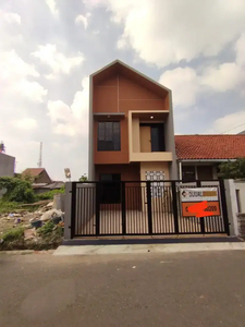 Rumah baru 2 lantai Arcamanik Cluster