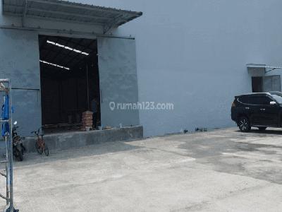 Disewakan Gudang di Pesing Poglar, Jakarta Barat Lb. 1.100 M2 Kondisi Masih Baru Akses Kontainer