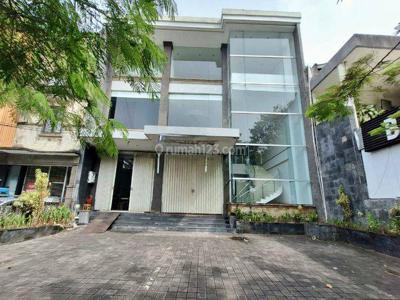 Gedung Ex Bank Raya Puputan Denpasar Renon