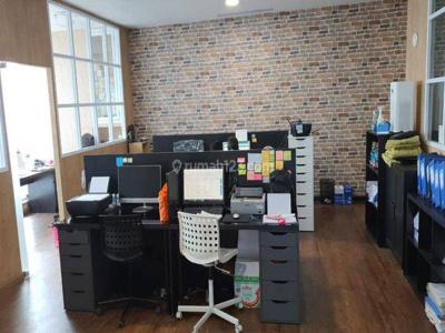 Sewa Kantor Soho Capital Central Park 142 M2 Sdh Partisi, Nego