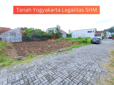 Dekat Kampus UGM Lokasi Tanah di Jl. Damai Sleman SHM Pekarangan