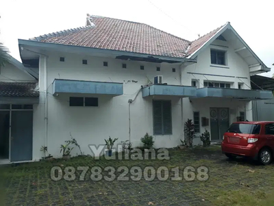 Dijual Cepat Rumah bangunan lama , posisi Hook Tengah Kota , Semarang