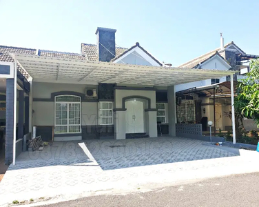 Dijual Rumah Bagus Full Renovasi Siap Pakai di Perumahan Graha Padma
