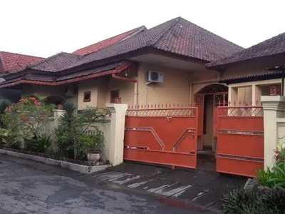 DIJUAL Rumah banyak kamar di Padanh Sambian Denpasar