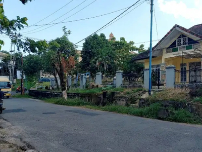 Dijual rumah besar dilokasi strategis jl Cut Nyak Dien Palembang
