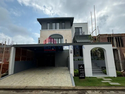 DIJUAL Rumah dengan Desain Modern Suasana Sejuk & Nyaman Kota Malang