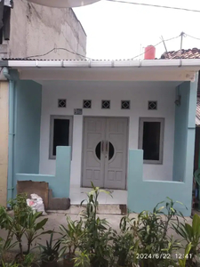 Dijual Rumah di Swadarma Raya