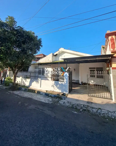 Dijual Rumah Nyaman Dekat Kampus di Jalan Tata Surya, Malang