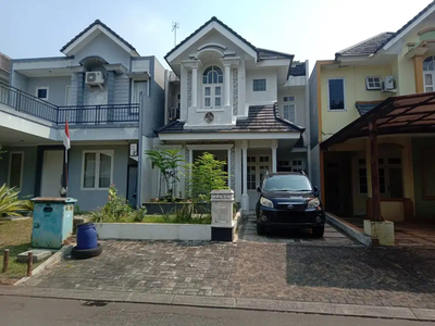 Disewakan Rumah 2,5 Lantai Full Furnished Kota Wisata Cibubur