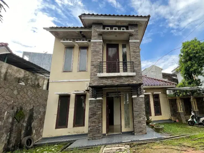 Disewakan rumah Jalan Demang Lebar Daun
Palembang