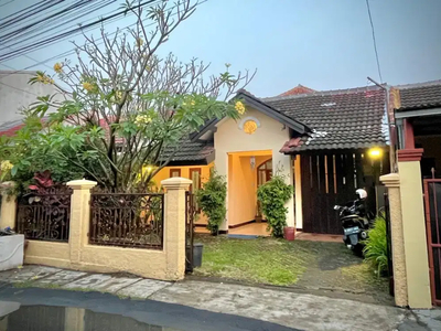 DISEWAKAN RUMAH SEMI FURNISH COCOK UNTUK KANTOR/TINGGAL KOTA BANDUNG