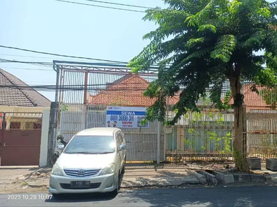 Disewakan rumah usaha area komersial Surabaya Pusat