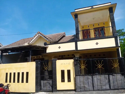 Disewakan tahunan rumah 2 lantai