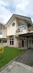 Disewakan Villa Di Jl Karya Wisata Komplek Citra Wisata