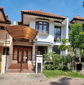 Murah Rumah 2 Lantai Siap Huni di Blok R Graha Family, Surabaya Barat