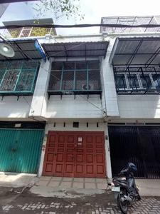 Ruko Townhouse Hunian Di Komplek Mandala Permai