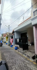 Rumah 1.5 Lantai Dukuh setro Surabaya SHM garasi Akses mobil masuk