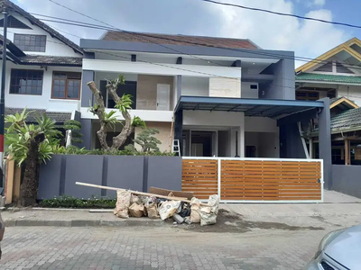 Rumah 2 Lantai Mewah Dalam Perum Elite Condongcatur Sleman RSH 475