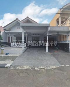 RUMAH 2LT HADAP TAMAN ROW JALAN LEBAR SIAP HUNI RAPIH TERAWAT