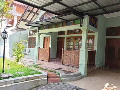 Rumah Bagus tingkat 1.5 lantai siap pakai di Jl. Semeru, Semarang