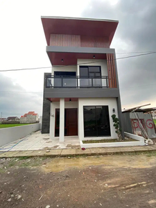 Rumah Baru 2 Lantai di Colomadu dekat Entel Toll Solo