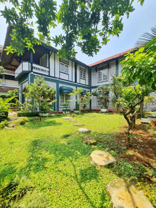 Rumah Cantik dengan Kebun Luas Jagakarsa Jakarta Selatan.